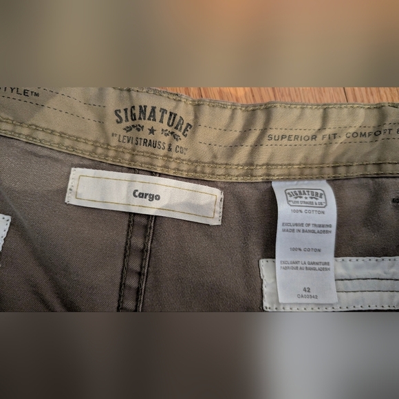 Signature by Levi Strauss Men's Cargo Shorts - Olive - Picture 3 of 4